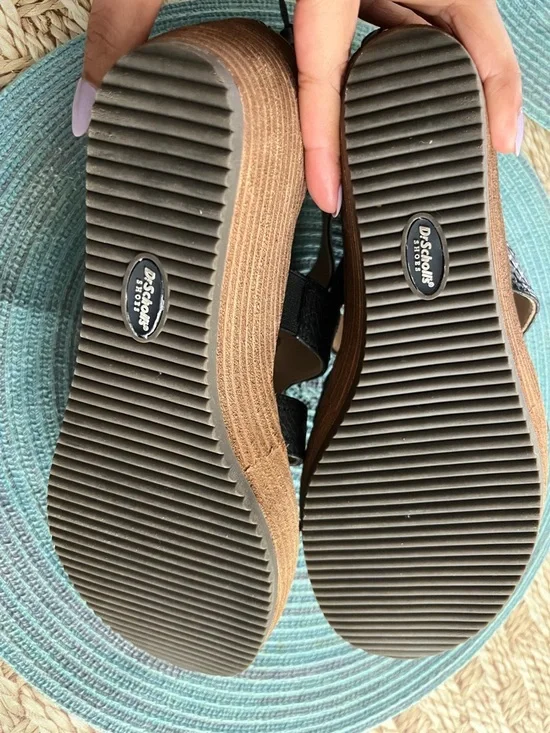 Dr. Scholl’s “Long Island” Black Wedge Sandals Textured Straps - Picture 7 of 7